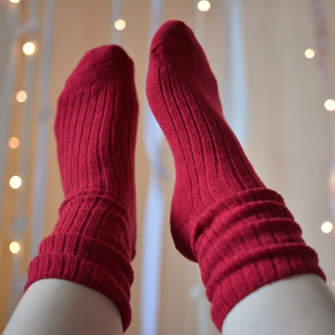 [35-38] Fest Ciepłe Zoki CZERWIEŃ (wełna jagnięca)