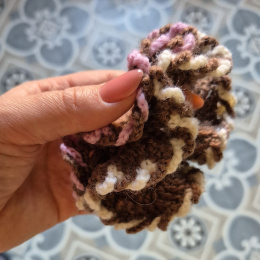 ZESTAW Szydełkowane scrunchie czekoladowe 2szt. 100% wełna