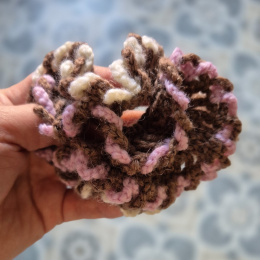 ZESTAW Szydełkowane scrunchie czekoladowe 2szt. 100% wełna