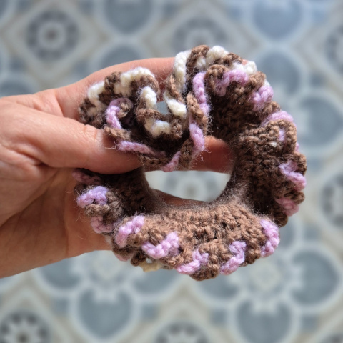 ZESTAW Szydełkowane scrunchie czekoladowe 2szt. 100% wełna ZESTAW Szydełkowane scrunchie czekoladowe 2szt. 100% wełna