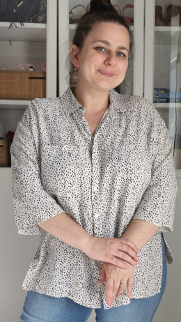 [L] Bluzka wiskoza oversize biała w ciapki
