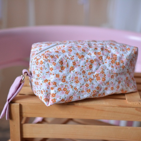 ZESTAW Kuferek łąka kwietna upcykling (pomarańczowe kwiatki) ETUI GRATIS! ZESTAW Kuferek łąka kwietna upcykling (pomarańczowe kwiatki) ETUI GRATIS!