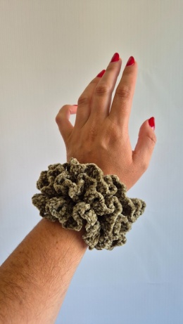 ZESTAW 3szt. Szydełkowane scrunchie khaki