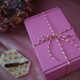 2w1 Zawieszka zapachowa sojowa/wosk Waniliowe Ciasteczko zapakowana na prezent Sara&Koko