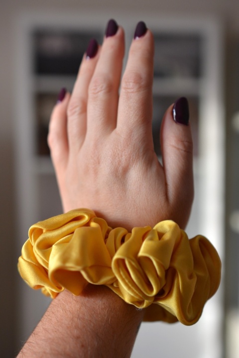 Jedwab MAXI gumka upcykling scrunchie KANAREK