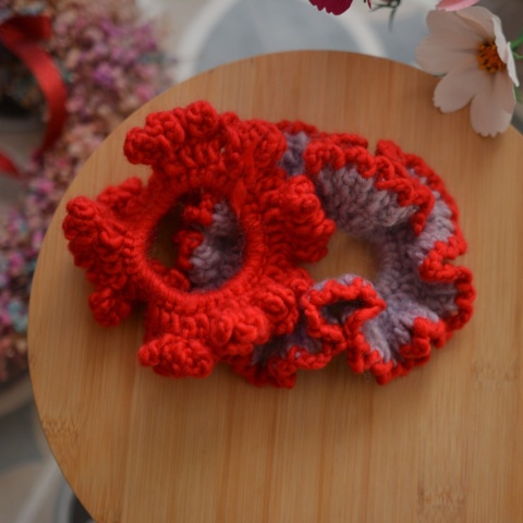 ZESTAW 2szt. Szydełkowane scrunchie czerwień i róż 100% wełna