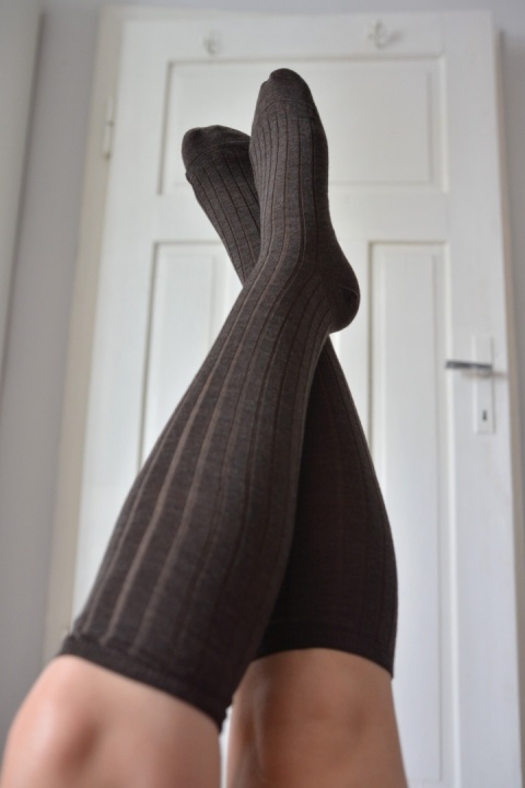 [35-37] PODKOLANÓWKI wełna merino CZEKOLADA