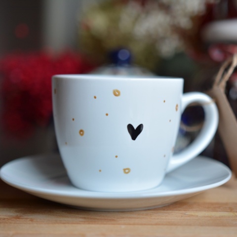 Mikstura cierpliwości, filiżanka+spodek ręcznie malowany Miny Moose biały