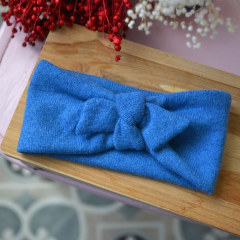 Niebieka azure z kokardką wełna jagnięca opaska upcykling GRUBA I BARDZO CIEPŁA